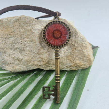 Magazin - Colier cu floarea de bănuți