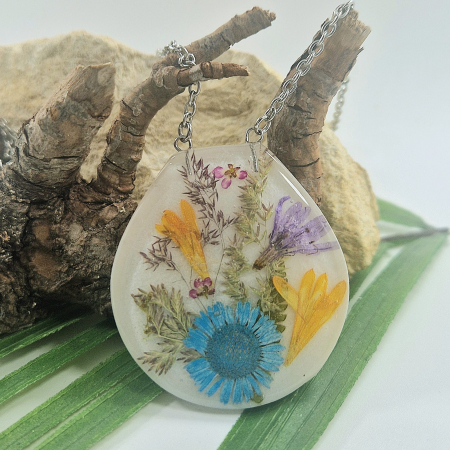 Bijuterii din flori naturale - Colier din oțel cu buchet de flori