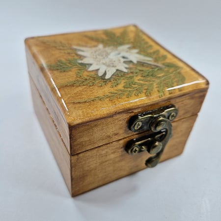 PRODUSE NOI - Cutie bijuterii cu floarea de colț