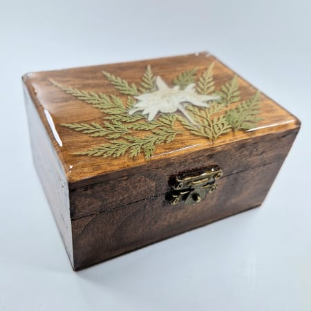 PRODUSE NOI - Cutie bijuterii cu floarea de colț