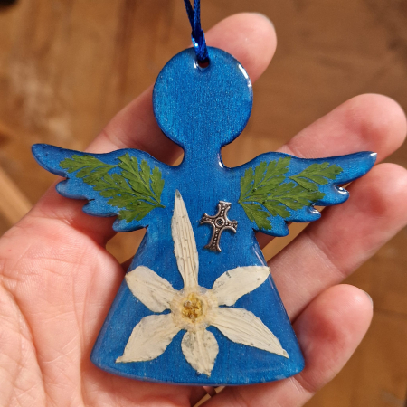 Decor de Crăciun - Îngerași din lemn cu flori naturale [1]