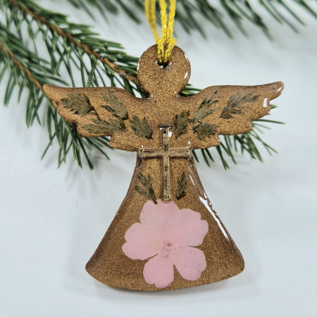 Karácsonyi dekoráció - Karácsonyi angyaldísz – Igazi virágokkal, fából