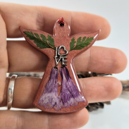 Karácsonyi angyaldísz – Igazi virágokkal, fából [1]