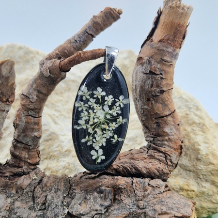 Pandantiv argint cu floare de morcov