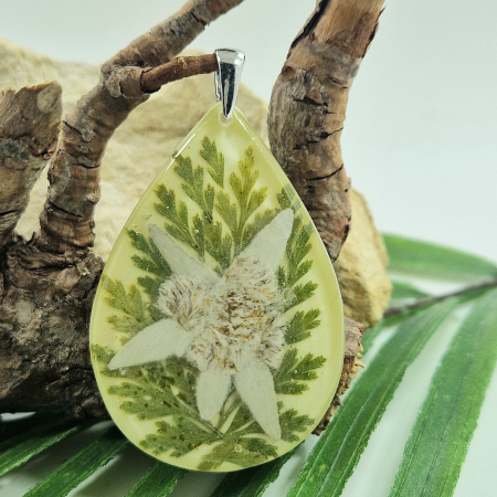 Pandantiv argint cu floarea de colț