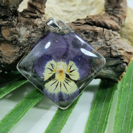 Nyaklánc / Medál - Árvácska ezüst medál