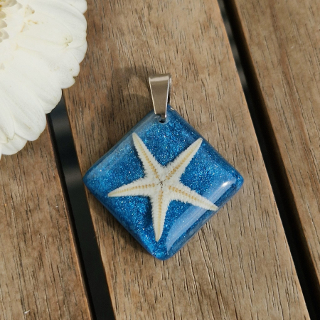 Pandantiv din oțel cu comorile mării [1]