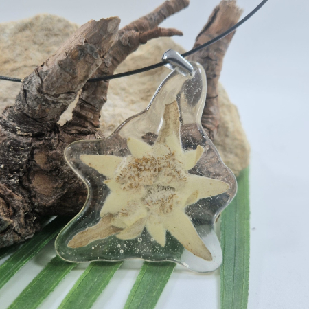 Colier / Pandantiv - Pandantiv oțel cu floarea de colț + colier sârmă