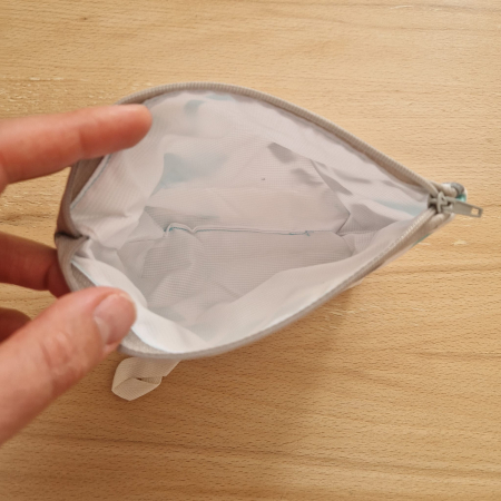 Nasi-tasi cipzárral - fehér-szürke [1]