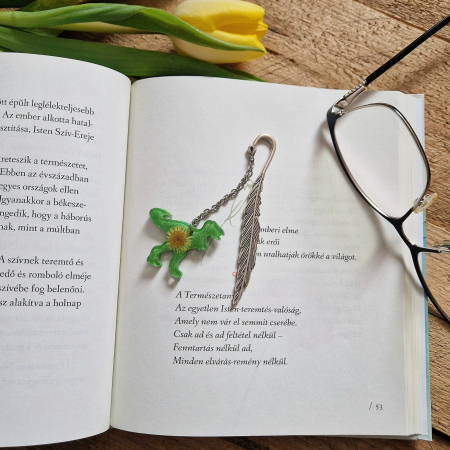 Semn de carte cu floarea de bănuți [1]