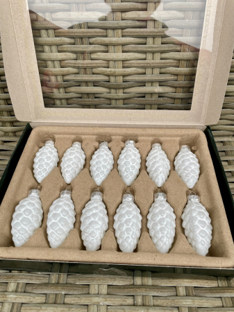 CRACIUN 2026 - Set 12 conuri de sticla albe mate, 6cm