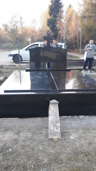 Lucrare realizata din Granit Negru [1]