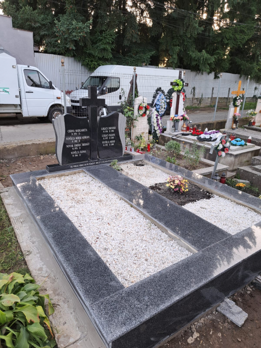MONUMENT FUNERAR GRANIT NEGRU [3]