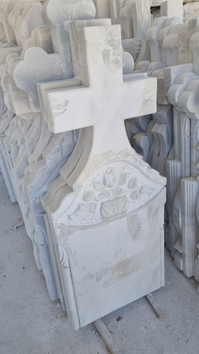 MONUMENT FUNERAR MARMURA ALBA [1]