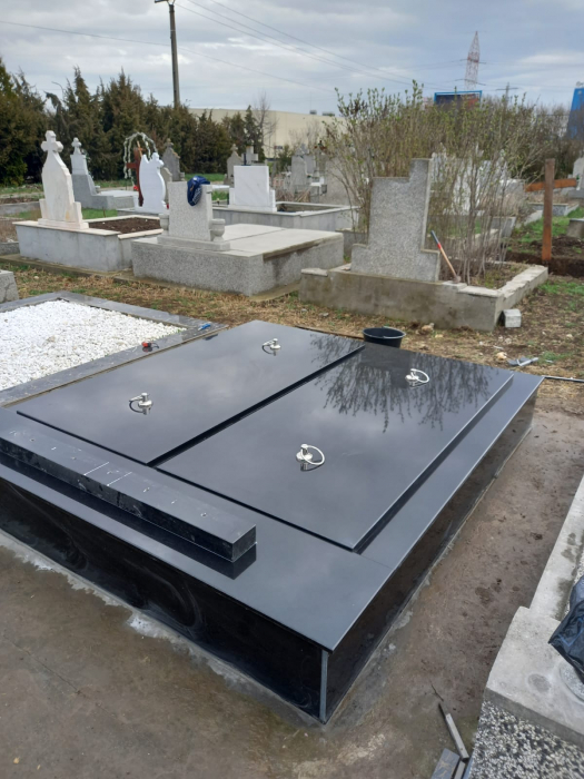 Lucrare realizata din Granit Negru [2]