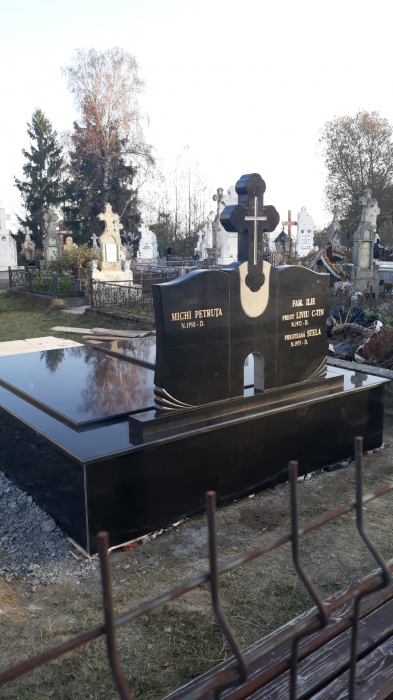 Lucrare realizata din Granit Negru [4]