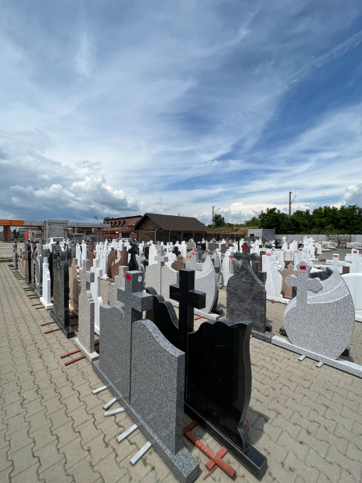 MONUMENT FUNERAR GRANIT [2]