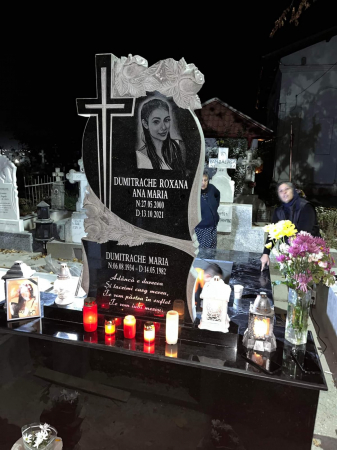 MONUMENT FUNERAR GRANIT NEGRU [1]