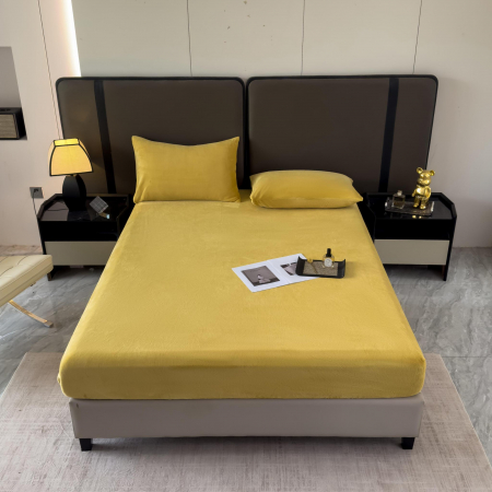 Lenjerii pat catifea - Set Lenjerie de Pat Catifea Velvet Nights 3 Piese Galben