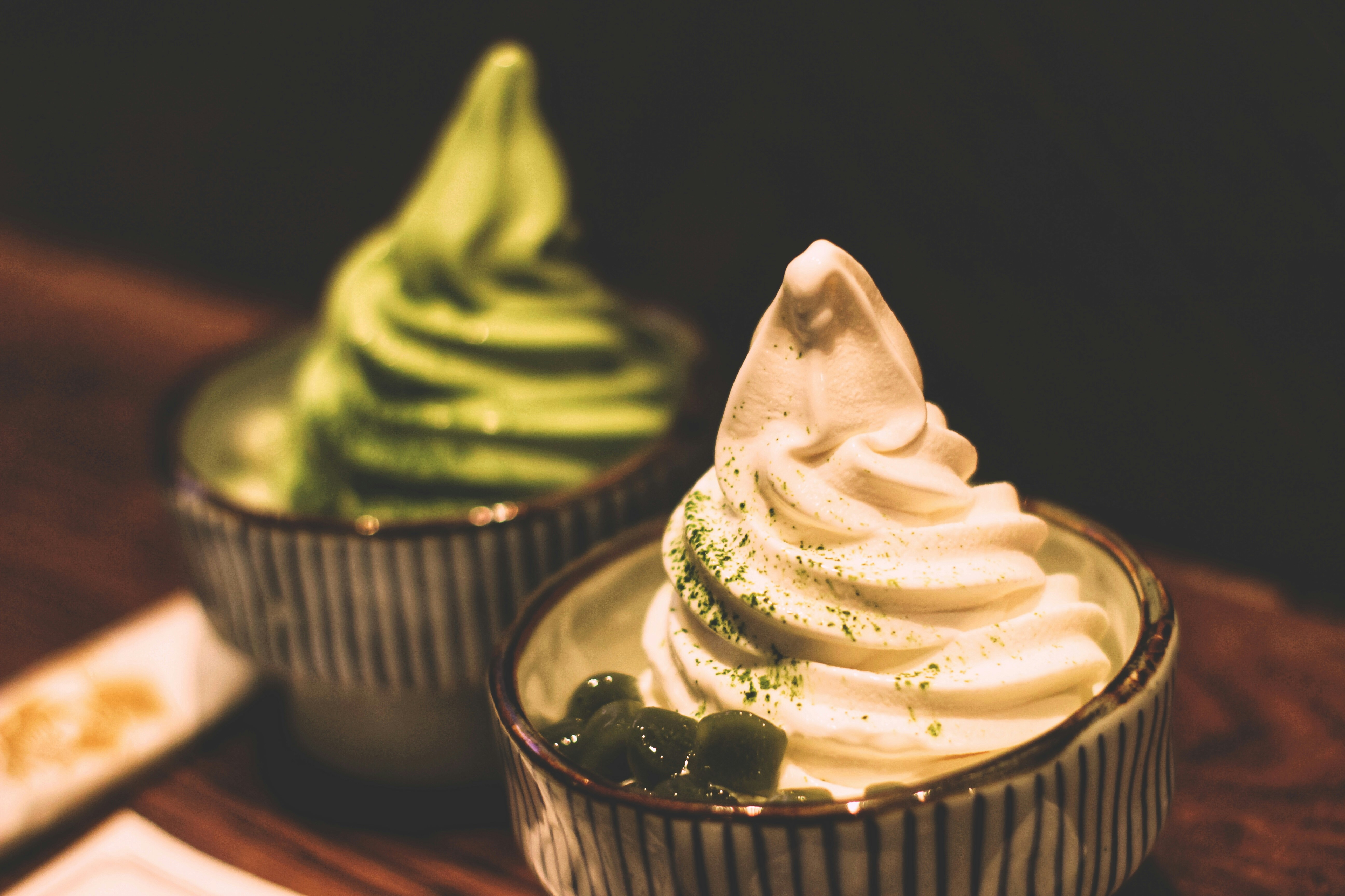 Top 5 deserturi rafinate în care frișca este ingredientul vedetă 🍰✨