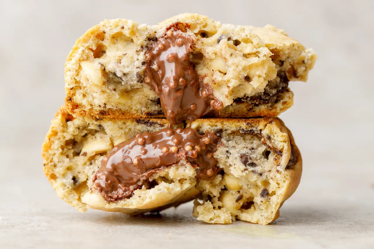 GLAZURI, UMPLUTURI, CREME - Cremă crocantă cu bucăți de biscuiți Supercrem CT Crispy Biscuits Puratos 5kg