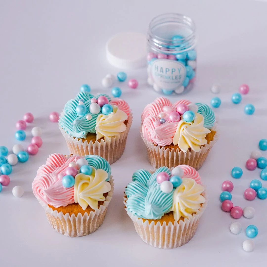 Mix Sprinkles bile din zahar si ciocolata pentru decorarea produselor de cofetarie si patiserie.   Gramaj: 90g. Produs in: Germania. [2]