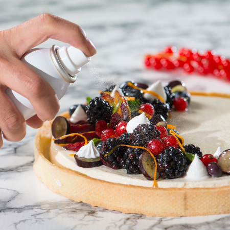 Gelatina spray transparent, gata de utilizare, cu aromă neutră, pentru a proteja și lustrui tartele, prăjiturile cu fructe [1]