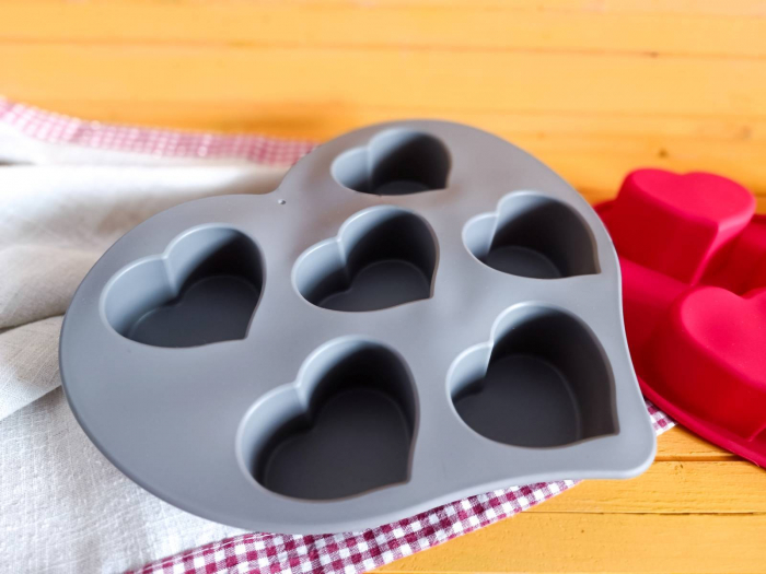 Tava de silicon 6 inimi pentru prajituri si ciocolata. Forma de inima. [3]