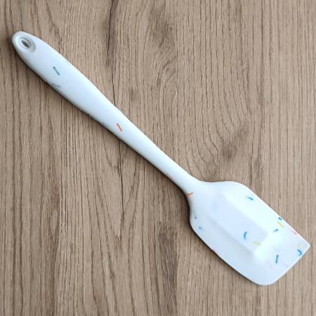Ustensile de Bucatarie - Spatula alba de silicon alimentar termorezistent
