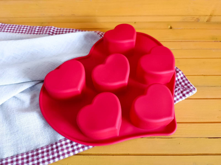 Tava de silicon 6 inimi pentru prajituri si ciocolata. Forma de inima. [8]
