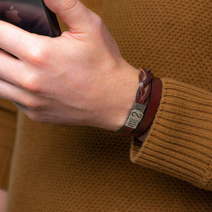 bratara-barbati-cu-mesaj-din-piele-you-are-loved [2]