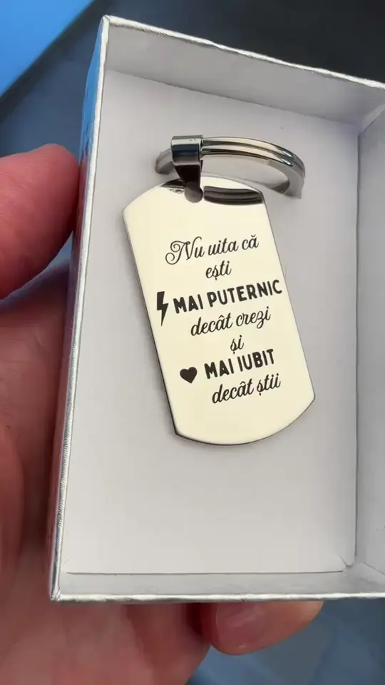 Breloc Personalizat cu Mesaj - Esti Mai Puternic Decat Crezi [5]