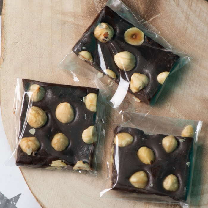 cadou-de-craciun-ciocolata-de-casa-cu-alune [2]