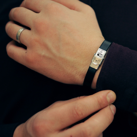 bratara-tatic-de-piele-cu-mesaj-te-iubim-tati [2]