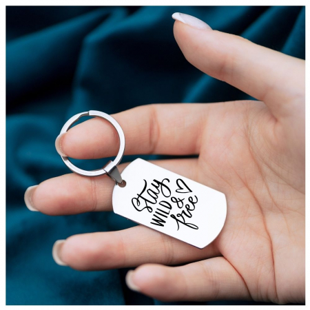 Breloc-Inox-cu-Mesaj-Motivational-stay-wild-and-free [1]