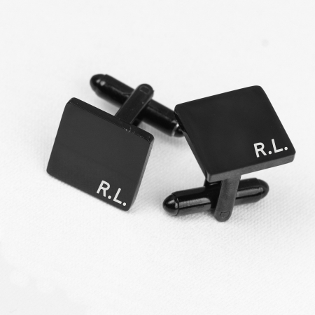 Butoni-camasa-personalizati-cu-initiale-patrati-negri [5]