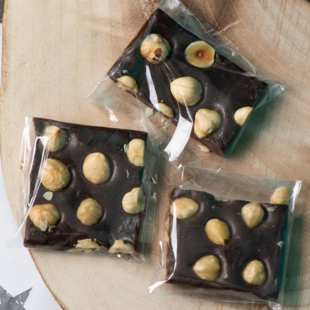 cadou-de-craciun-ciocolata-de-casa-cu-alune [1]