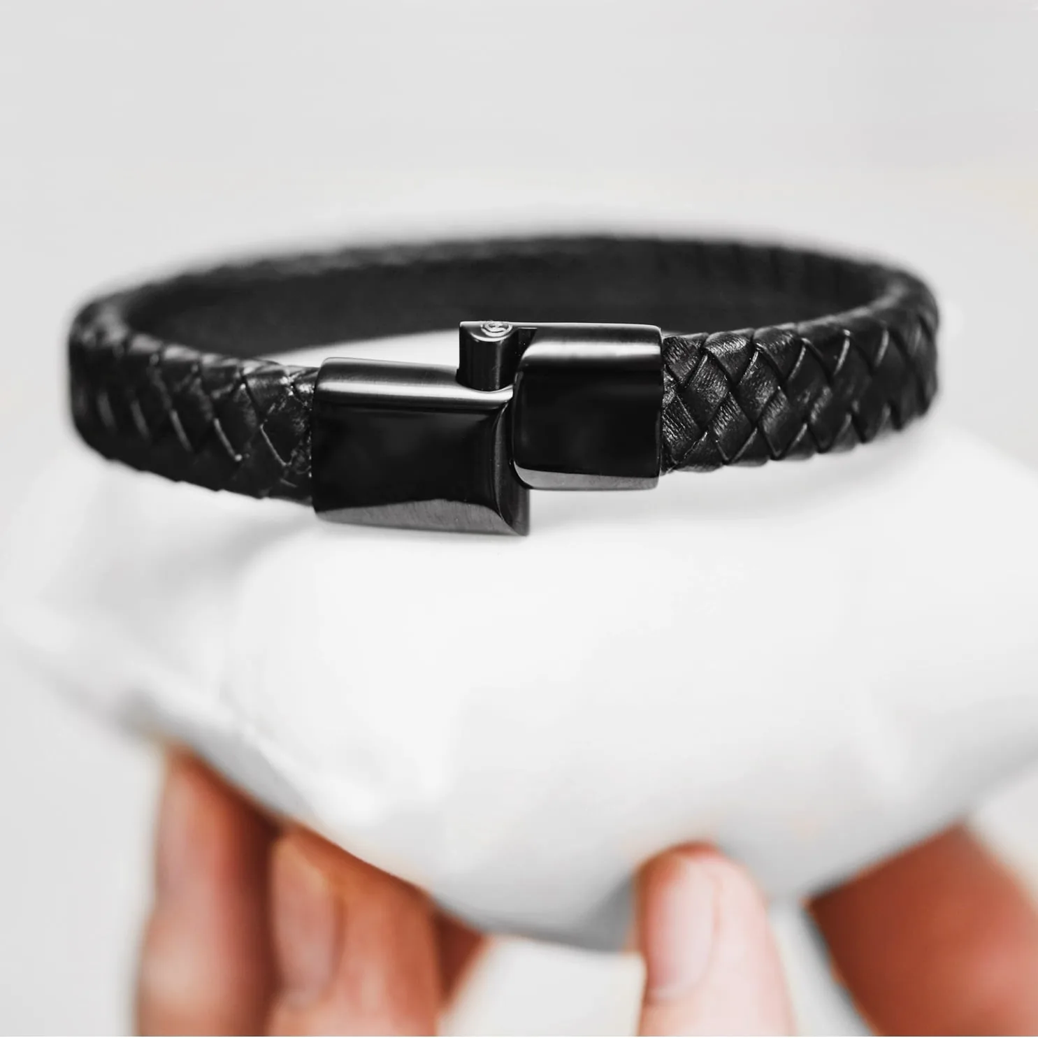 Cadouri Barbati - Premium - crom negru, Bratara de piele PERSONALIZABILA (classic)