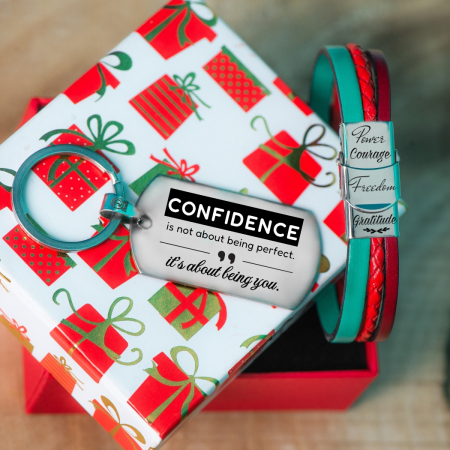 Cadouri Secret Santa si Craciun - set-cadou-secret-santa-pentru-femei-bratara-si-breloc-personalizat-motivational