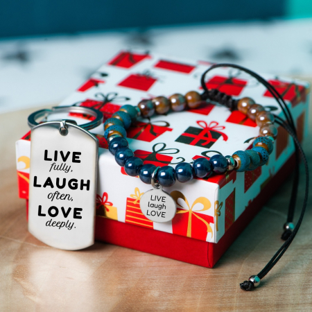 set-cadou-secret-santa-pentru-femei-bratara-si-breloc-personalizat-elegant [1]