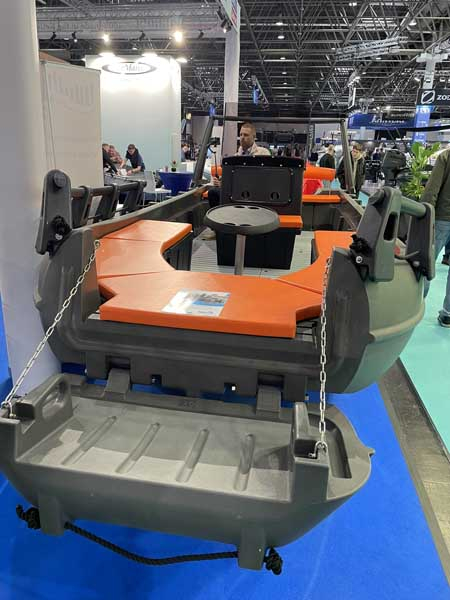 Barcă Whaly 620R din polietilenă HDPE – ambarcațiune mare și stabilă pentru pescuit și agrement [11]