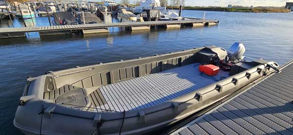 Barcă Whaly 620R din polietilenă HDPE – ambarcațiune mare și stabilă pentru pescuit și agrement [9]