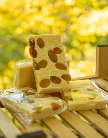 Baton De Casa cu Lapte si Stafide