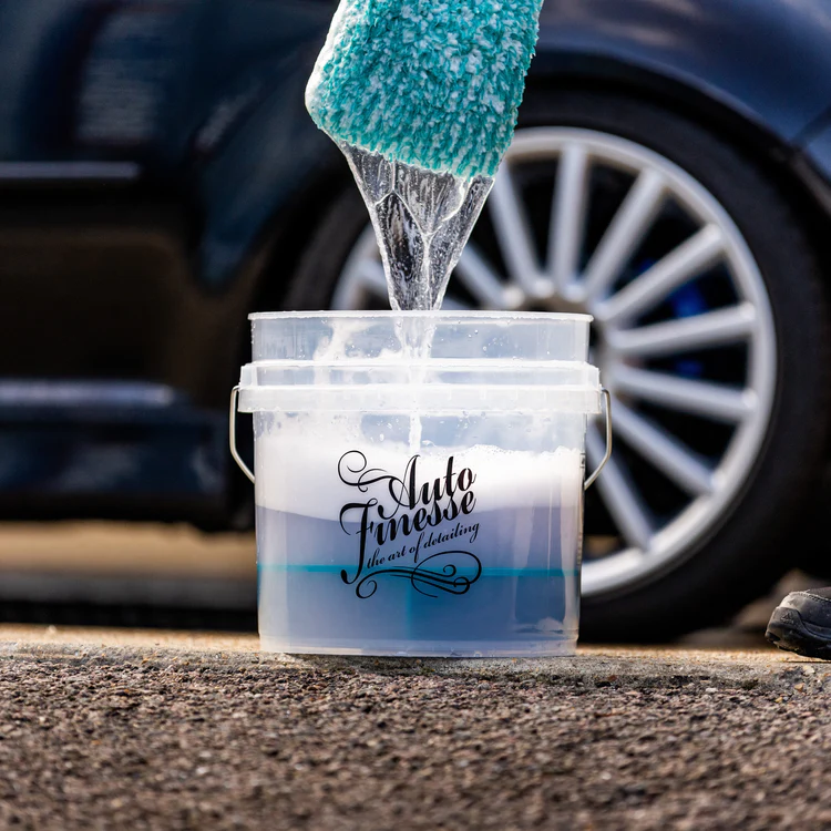 Auto Finesse - Mini Detailing (Clear) Bucket with Grit Guard [2]
