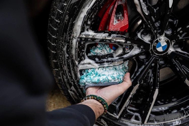 Auto Finesse - Plush Wheel Mitt [6]