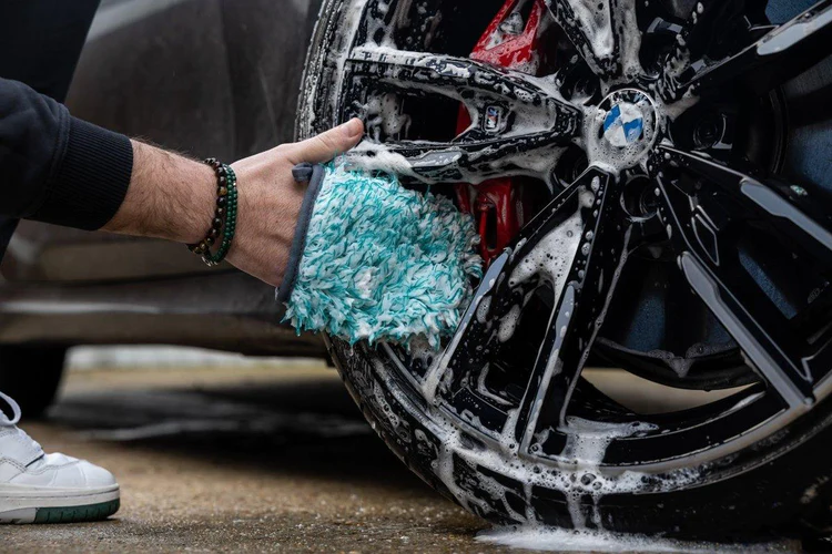 Auto Finesse - Plush Wheel Mitt [5]