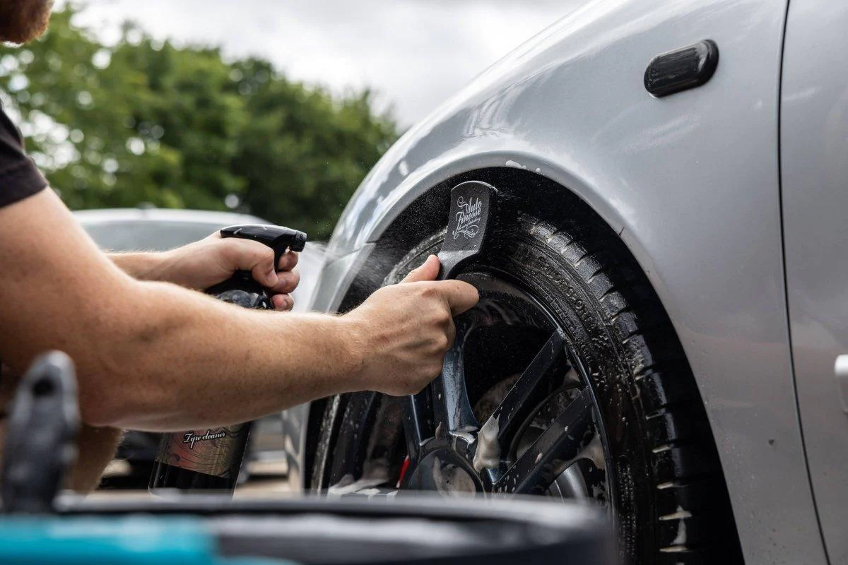 Auto Finesse - Rubber Scrubber [3]