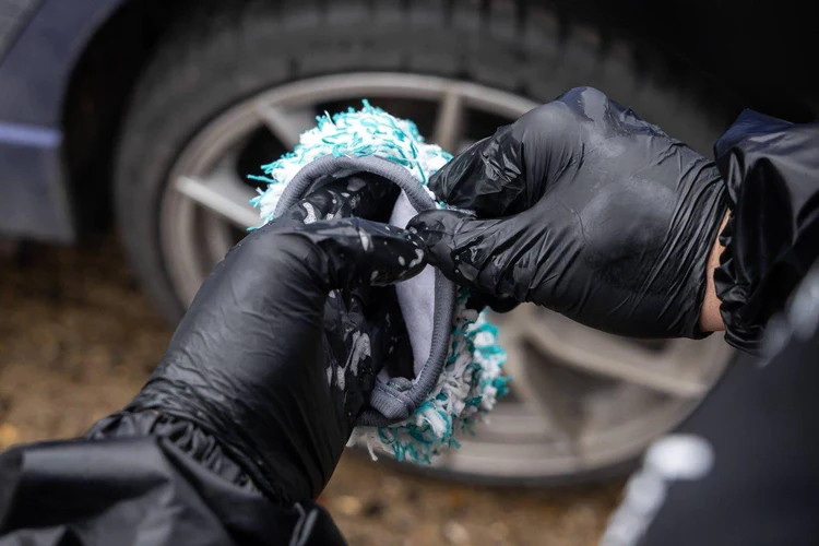 Auto Finesse Plush Wheel Mitt [1]