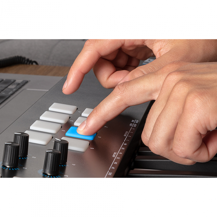 Alesis V49 MKII [6]