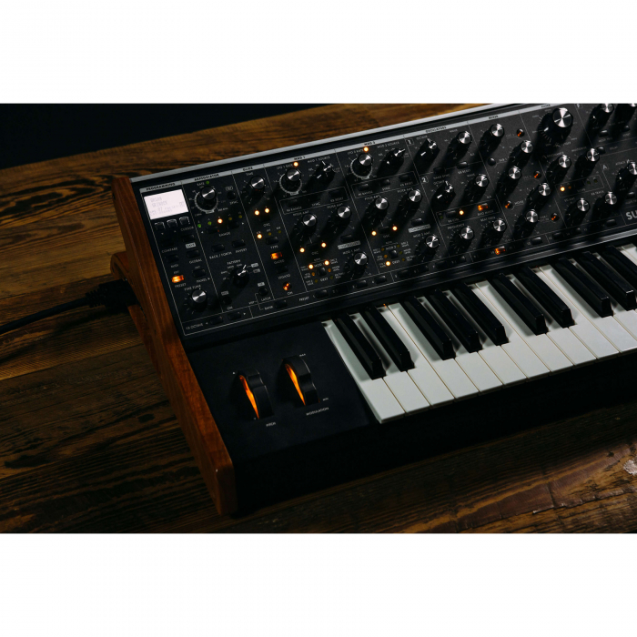 Moog Subsequent 37 [4]